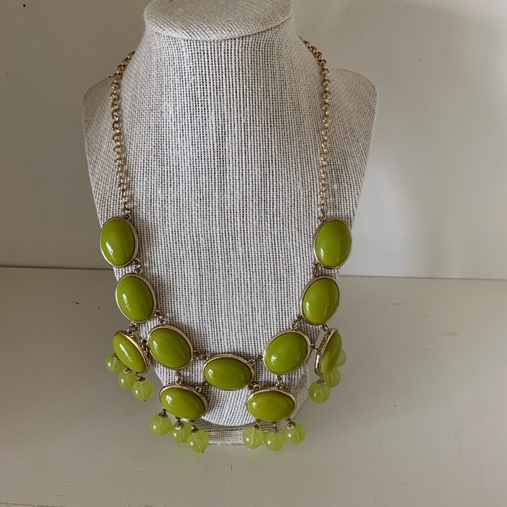 STATEMENT NECKLACE Apple Green O/S